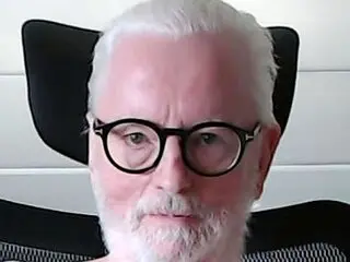 Baiser ass JamesGreyhound